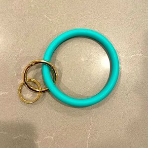 💦** BRAND NEW** Silicone bangle key ring 💦